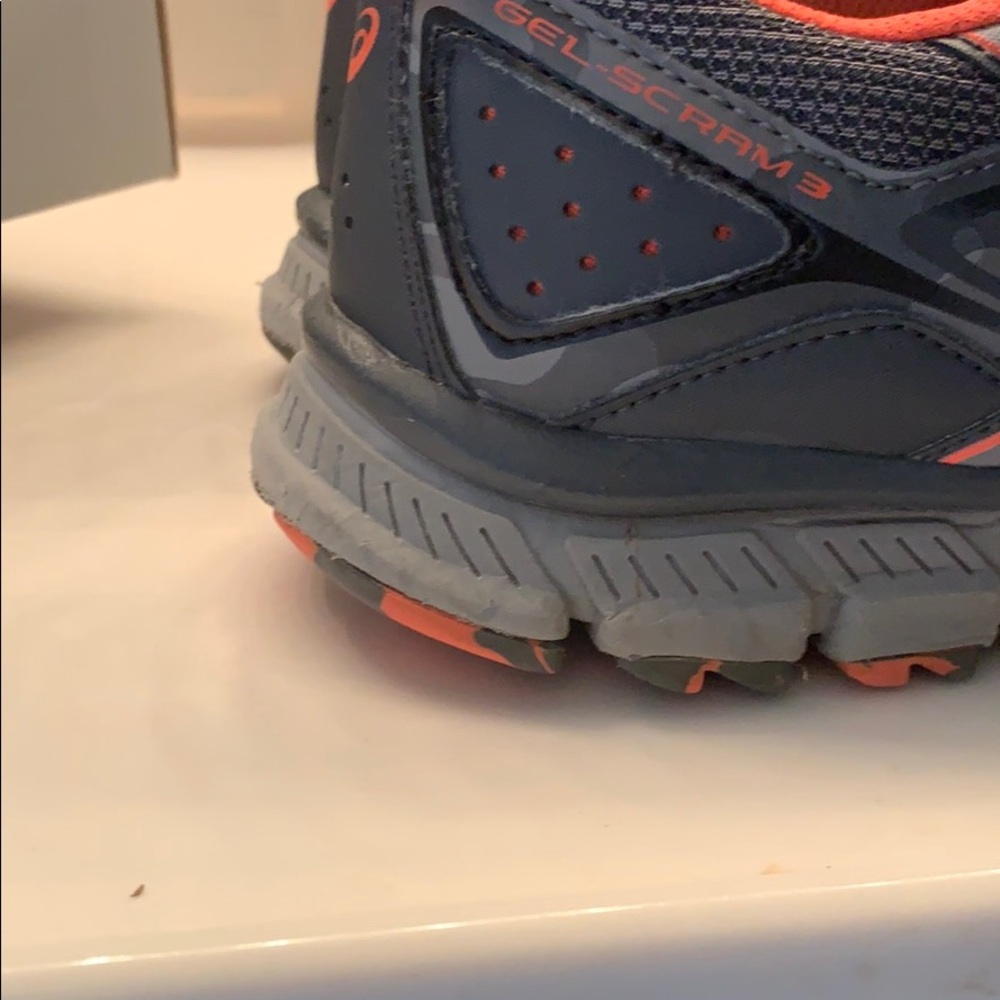 Women’s ASICS - Picture 13 of 13
